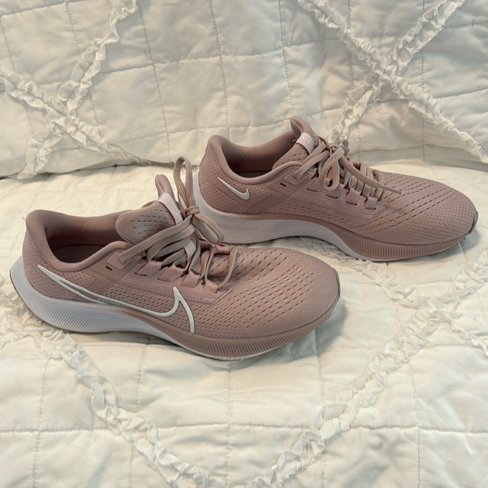Nike Air Zoom Pegasus size 8